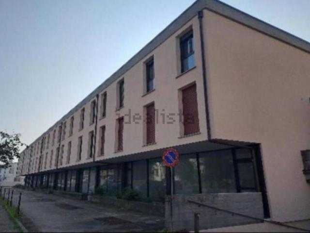 Locali o capannoni in vendita di 78 m² in Viale Giacomo Puccini, 16