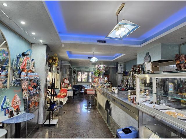 Locali o capannoni in vendita di 80 m² in Piazza Sandro Pertini