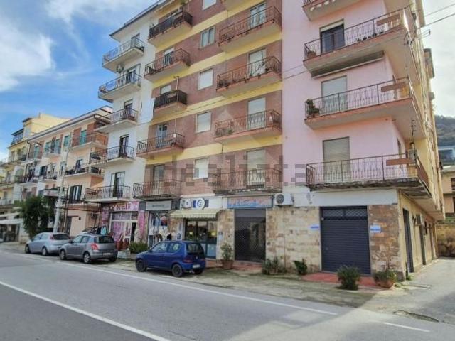 Locali o capannoni in vendita di 80 m² in Via Nazionale, 24