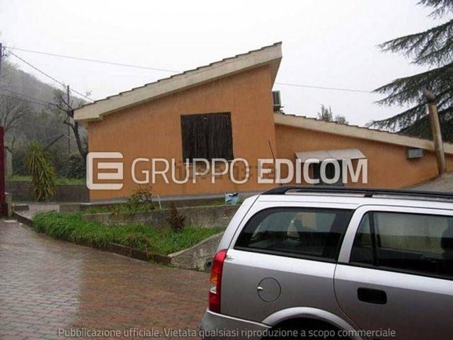 Locali o capannoni in vendita di 857 m² in Contrada Cibbia