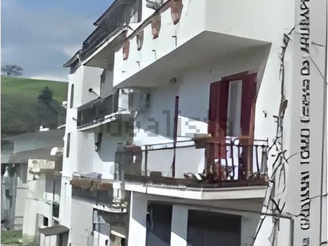 Locali o capannoni in vendita di 887 m² in Via Olivella