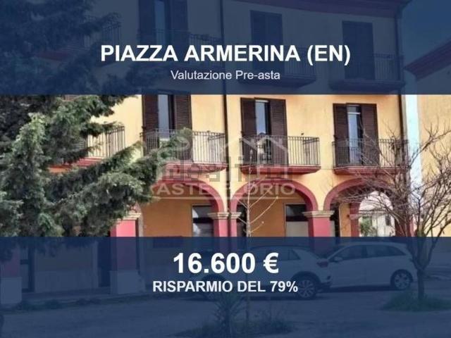 Locali o capannoni in vendita di 88 m² in Piazza Unità d&apos Italia, 3