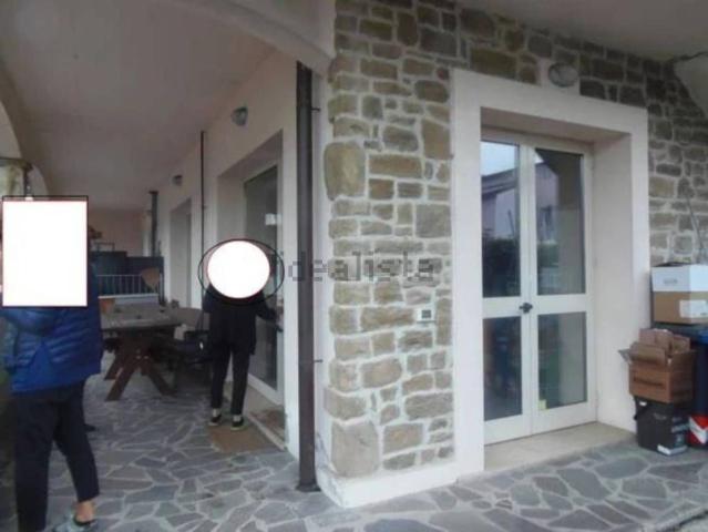 Locali o capannoni in vendita di 88 m² in Via Caduti per la Libertà, 14