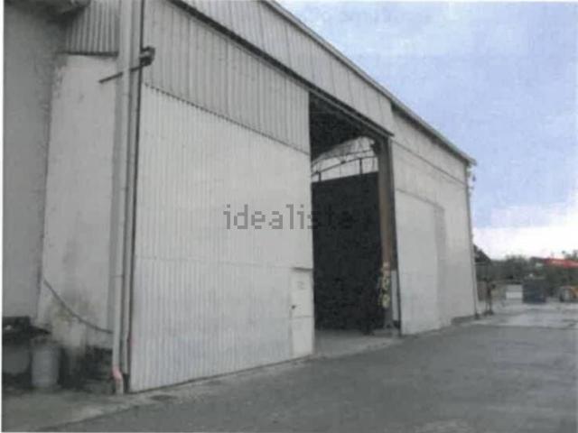 Locali o capannoni in vendita di 893 m² in Strada Vicinale Ribrocca, 8