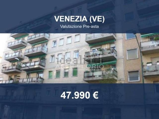 Locali o capannoni in vendita di 90 m² in Via Genova, 24