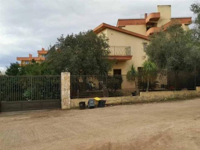 Locali o capannoni in vendita di 9134 m² in Via Minorca