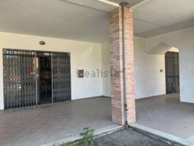 Locali o capannoni in vendita di 94 m² in Via Guido Rossa