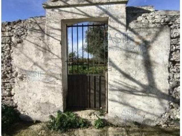 Locali o capannoni in vendita di 959679 m²