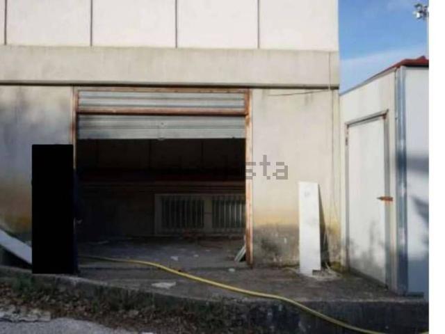 Locali o capannoni in vendita di 970 m² in Contrada Cardito