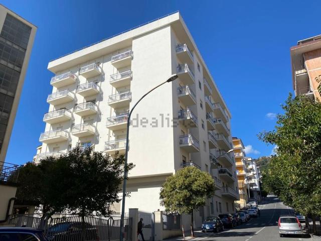 Locali o capannoni in vendita di 1000 m² in Viale dei Mille