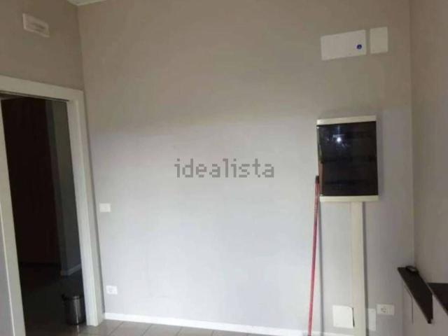 Locali o capannoni in vendita di 103 m² in Viale Gabriele D&apos Annunzio, 3