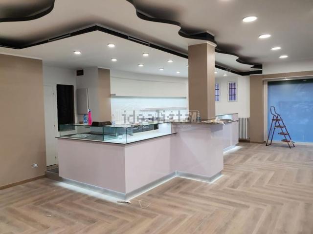 Locale in vendita di 105 m² in Via Giovan Battista Vico
