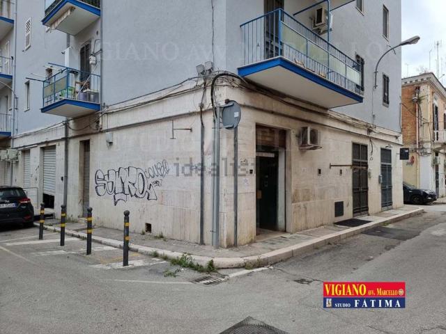 Locali o capannoni in vendita di 105 m² in Via Orientale