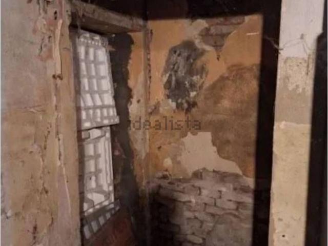 Locali o capannoni in vendita di 107 m² in Via Ludovico Ariosto, 29