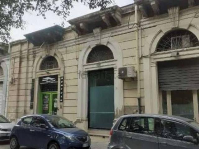 Locali o capannoni in vendita di 108 m² in Via Catania, 26