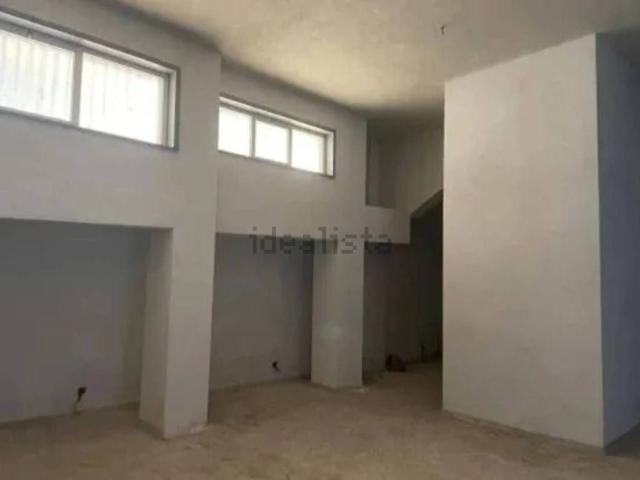 Locali o capannoni in vendita di 108 m² in Via Gabriele Amico Valenti