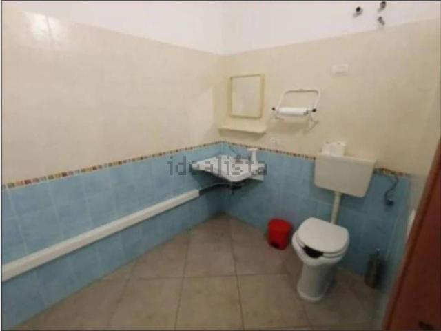 Locali o capannoni in vendita di 112 m² in Via Umberto I, 145