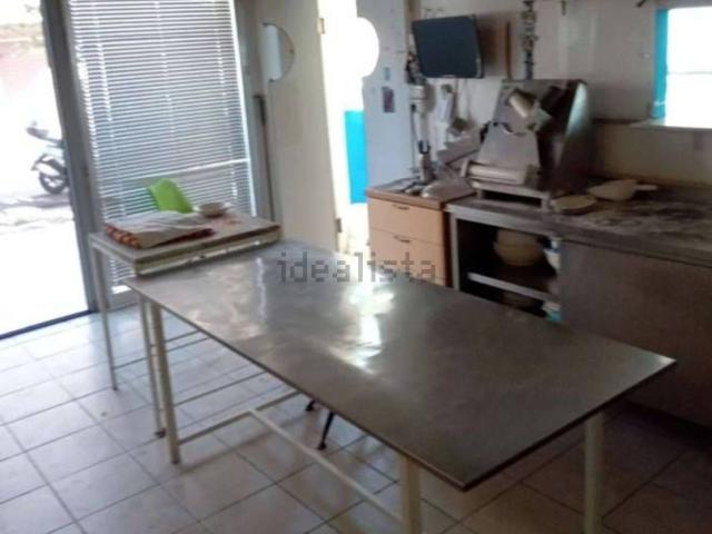 Locali o capannoni in vendita di 115 m² in Via Monte Nevoso, 13