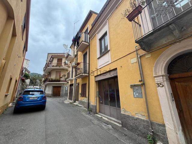 Locali o capannoni in vendita di 115 m² in Via San Giovanni