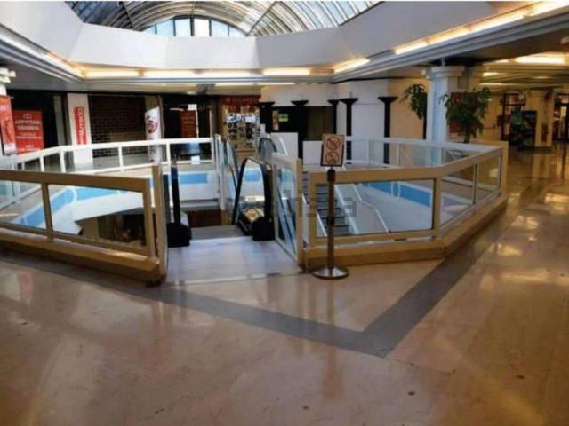 Locali o capannoni in vendita di 1205 m² in Via Venezia, 59