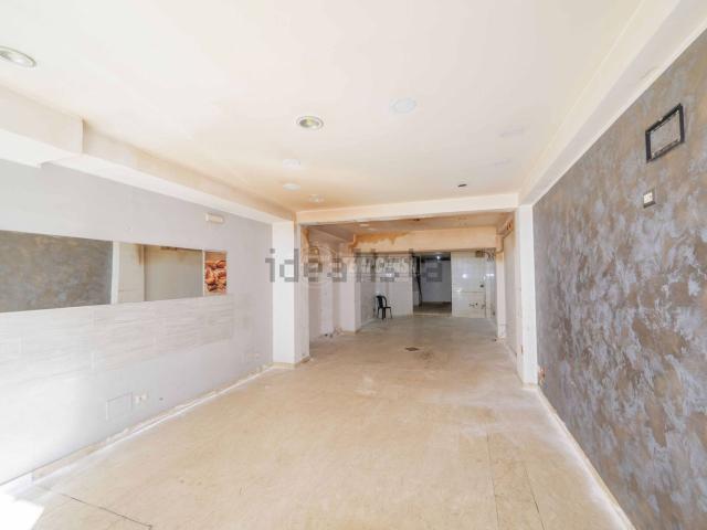 Locale in vendita di 100 m² in Via Nuova, 45