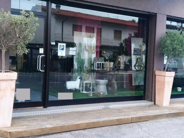 Locali o capannoni in vendita di 120 m² in Piazza Guglielmo Marconi