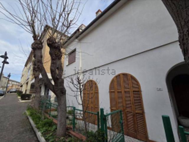 Locali o capannoni in vendita di 122 m² in Viale Felice Cavallotti