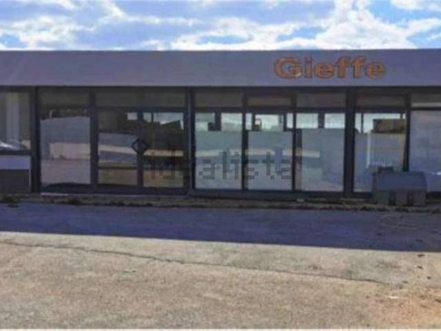 Locali o capannoni in vendita di 122 m² in Contrada Bordea