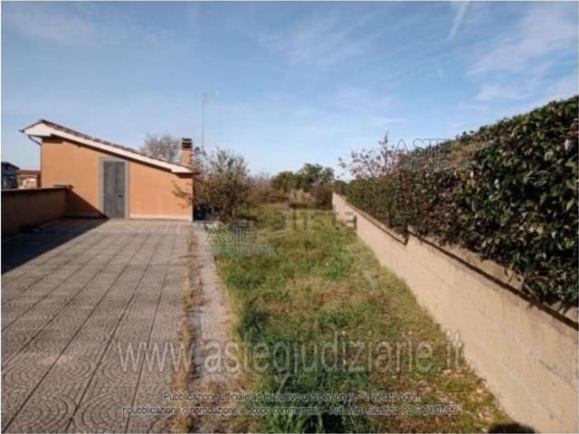 Locali o capannoni in vendita di 129 m² in Via delle Prata