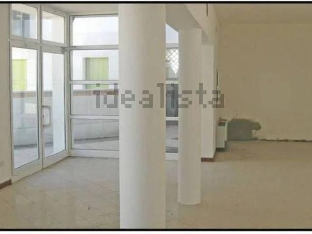 Locali o capannoni in vendita di 130 m² in Viale Roma