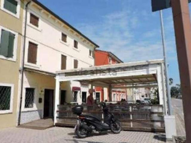 Locali o capannoni in vendita di 130 m² in Piazza Alcide De Gasperi