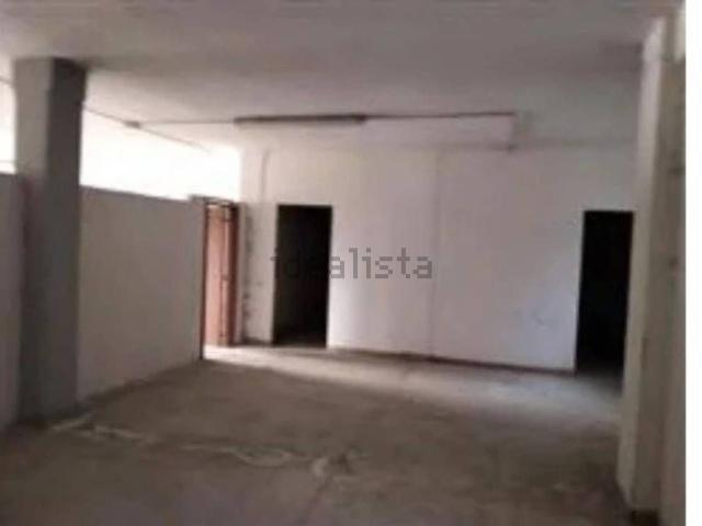 Locali o capannoni in vendita di 133 m² in Via Francesco D&apos Urbano