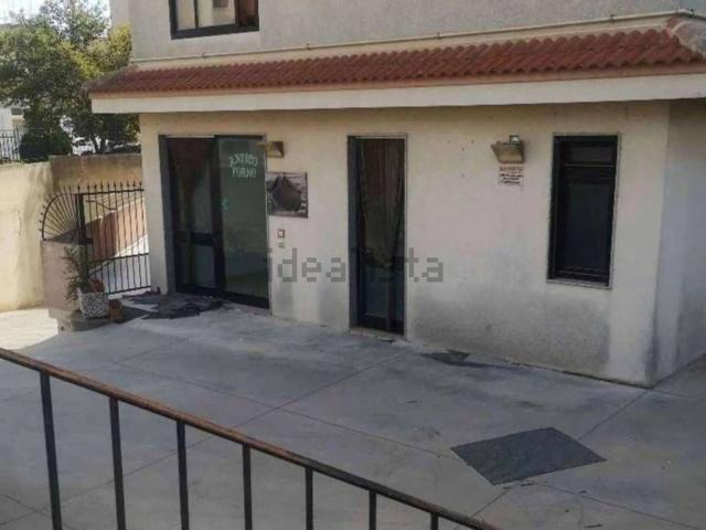 Locali o capannoni in vendita di 137 m² in Via Erbesso, 16