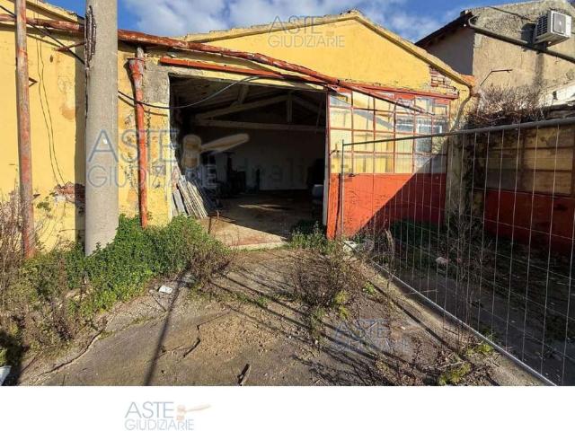 Locali o capannoni in vendita di 140 m² in Via delle Erbe, 12