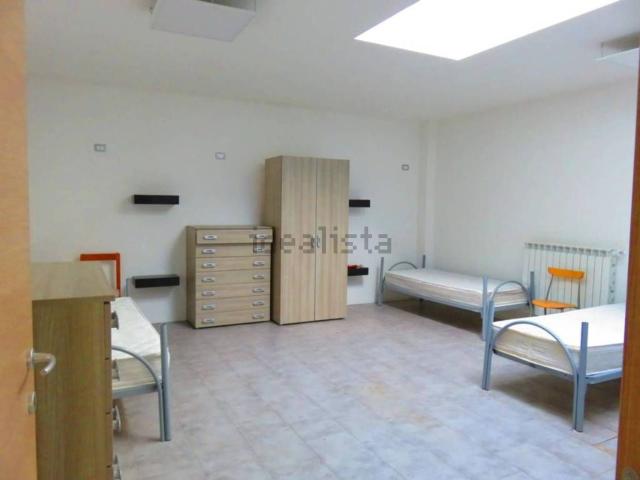 Locali o capannoni in vendita di 143 m² in Via dell&apos Aquila