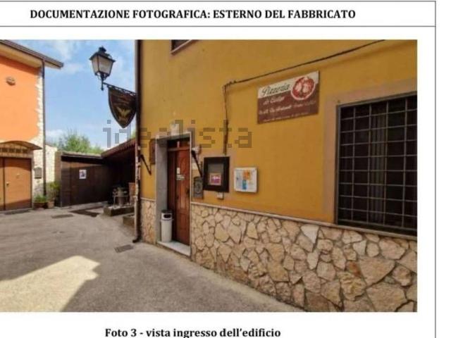 Locali o capannoni in vendita di 147 m² in Via Fontanelle, 11