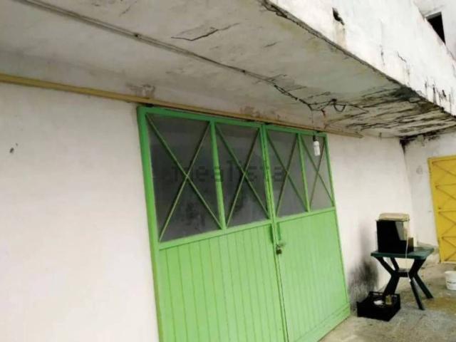 Locali o capannoni in vendita di 150 m² in Via Celestino V°, 11