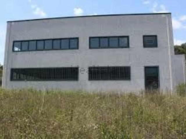 Locali o capannoni in vendita di 1558 m² in Via del Romito