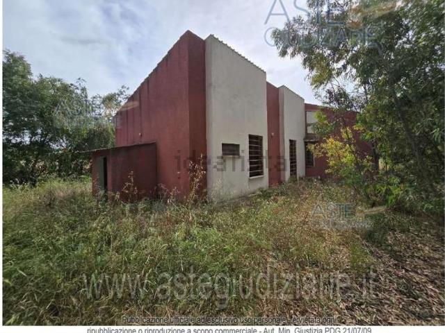 Locali o capannoni in vendita di 1559 m² in Strada Provinciale 1