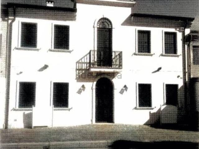 Locali o capannoni in vendita di 161 m² in Via Giacomo Matteotti