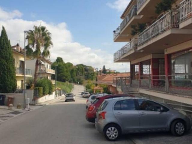 Locali o capannoni in vendita di 163 m² in Via Giuseppe di Vittorio
