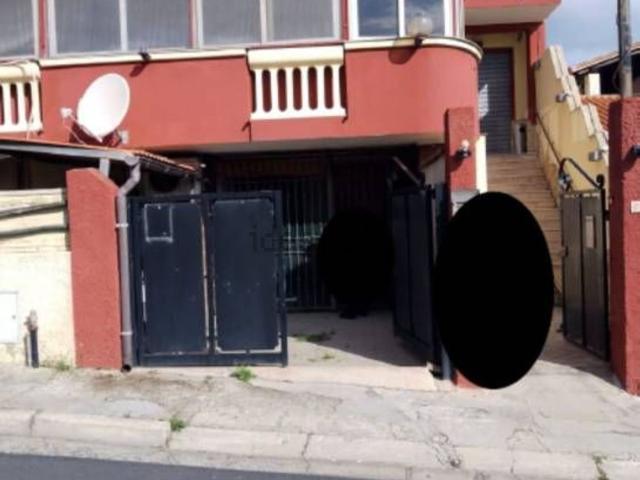 Locali o capannoni in vendita di 172 m² in Via Giambattista Tiepolo, 24