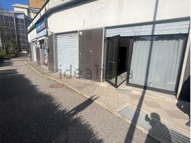 Locali o capannoni in vendita di 174 m² in Via Pasquale Rossi