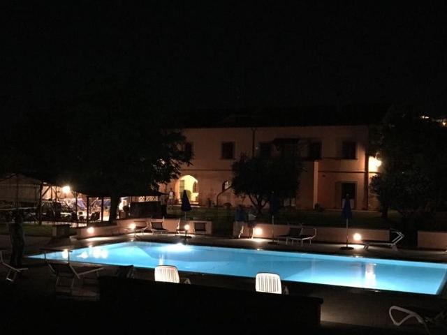 Locali o capannoni in vendita di 1800 m²