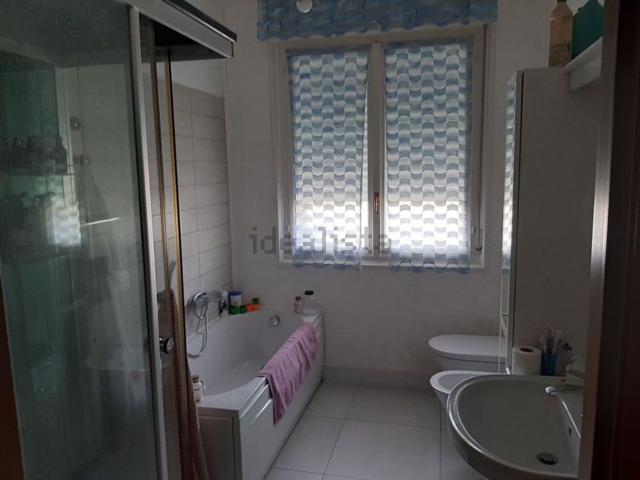 Locali o capannoni in vendita di 181 m² in Via Gioacchino Zambrini
