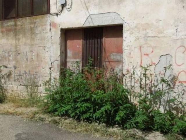 Locali o capannoni in vendita di 187 m² in Piazza Andrea Costa