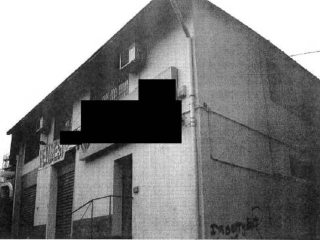Locali o capannoni in vendita di 188 m² in Viale Giacomo Mancini, 77