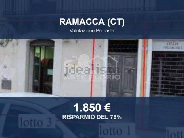 Locali o capannoni in vendita di 18 m² in Via Regina Elena, 29