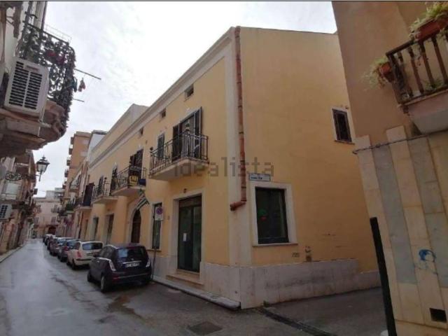 Locali o capannoni in vendita di 193 m² in Via Abele Damiani