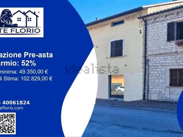 Locali o capannoni in vendita di 196 m² in Via Flaminia Nord